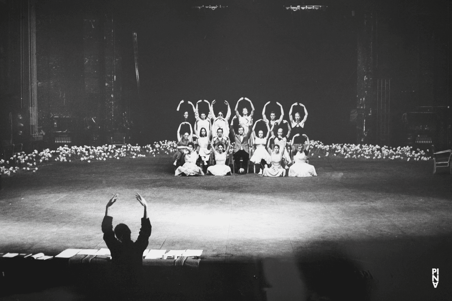 Pina Bausch dans « Nelken (Les œillets) » de Pina Bausch