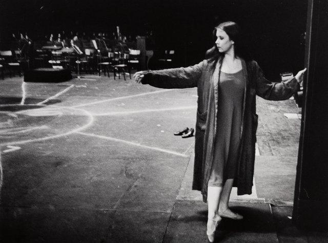 Josephine Ann Endicott dans « Les Sept Péchés capitaux » de Pina Bausch au Grand Théâtre Nancy, saison 1976/77