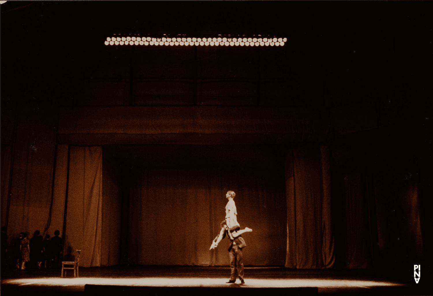 Hiltrud Blanck und Heinz Samm in „Adagio – Fünf Lieder von Gustav Mahler“ von Pina Bausch