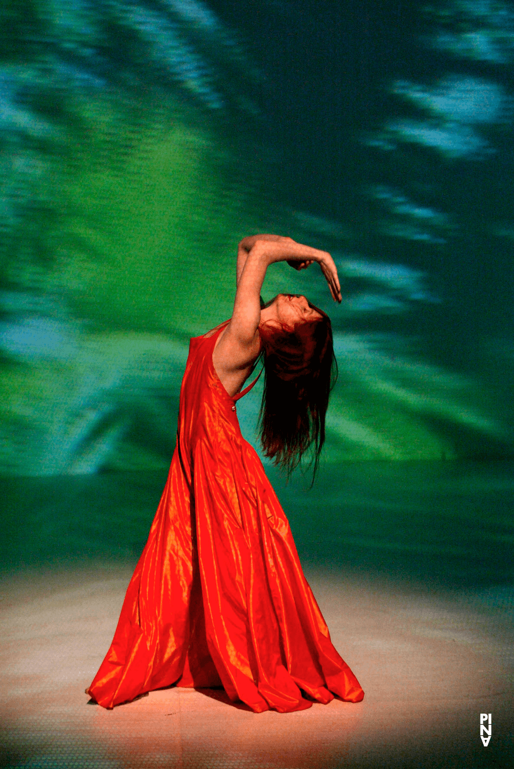 Anna Wehsarg dans « Água » de Pina Bausch avec Tanztheater Wuppertal au  Théâtre de la Ville Paris (France), 17 juin 2002