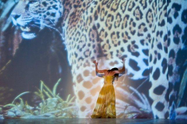 Héléna Pikon in “Água” by Pina Bausch with Tanztheater Wuppertal at Opernhaus Wuppertal (Germany), Nov. 18, 2010