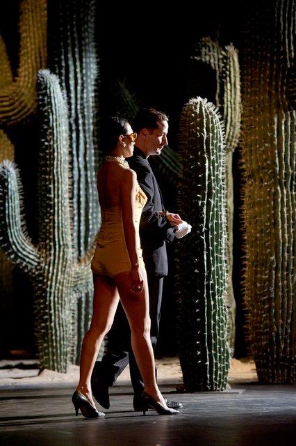 Franko Schmidt et Nayoung Kim dans « Ahnen » de Pina Bausch avec Tanztheater Wuppertal à l'Opernhaus Wuppertal (Allemagne), 9 mai 2014