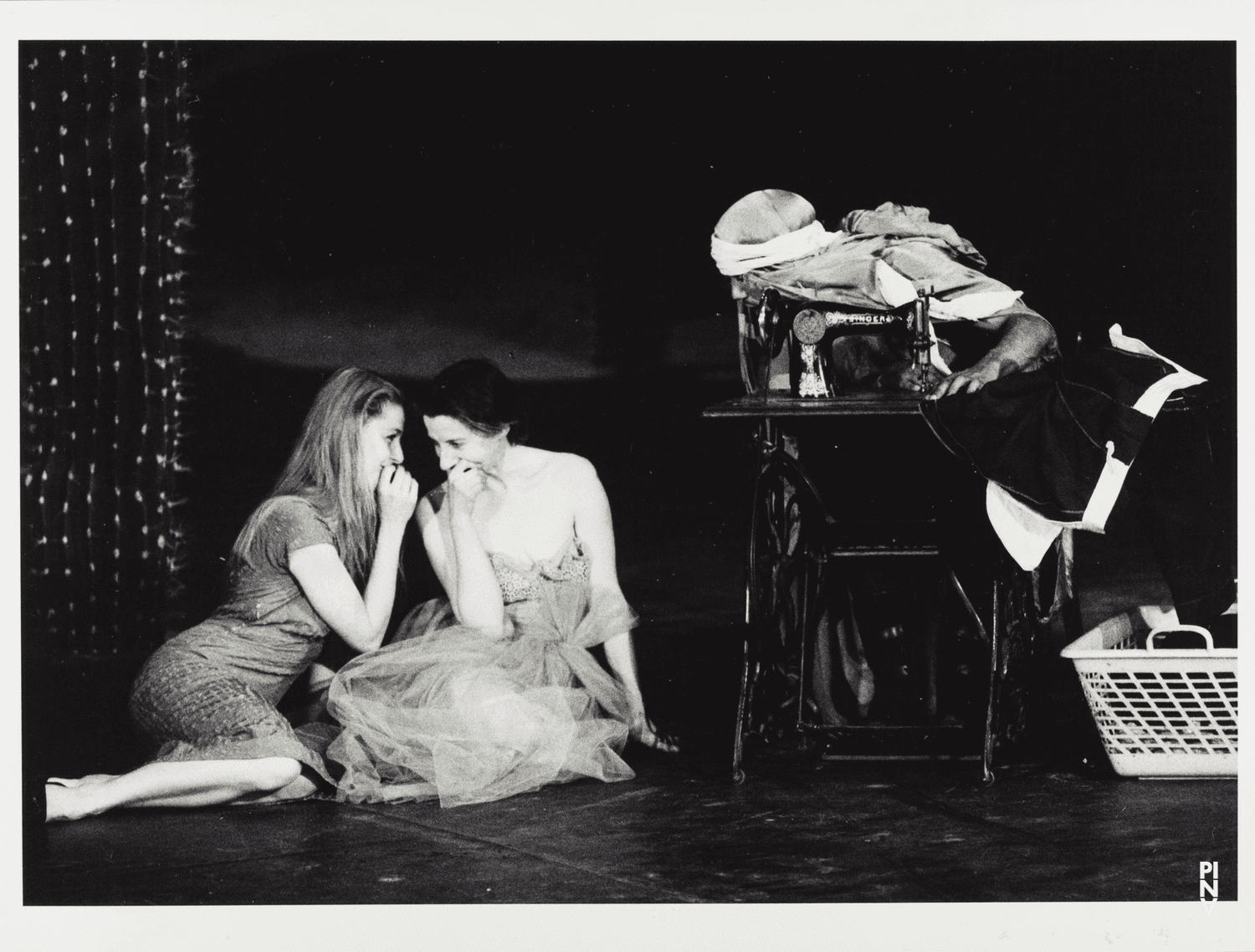 Rolando Brenes Calvo, Barbara Kaufmann and Finola Cronin in “Ahnen” by Pina Bausch