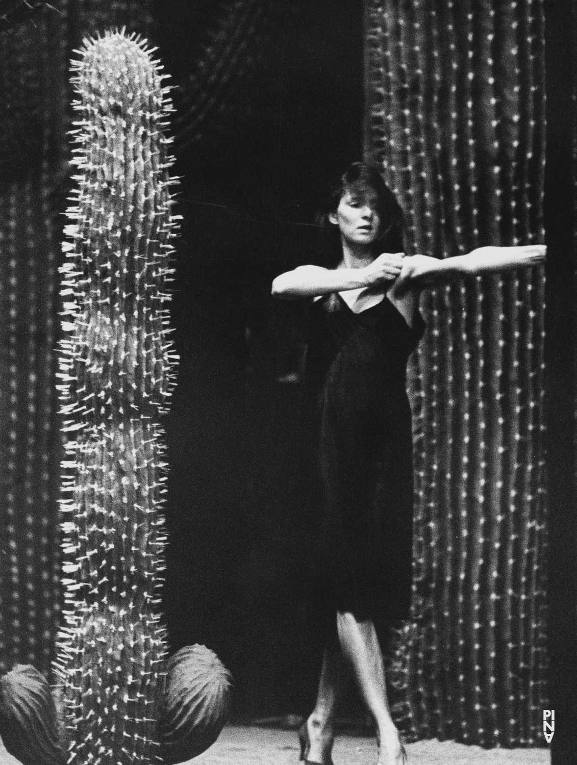 Héléna Pikon in “Ahnen” by Pina Bausch