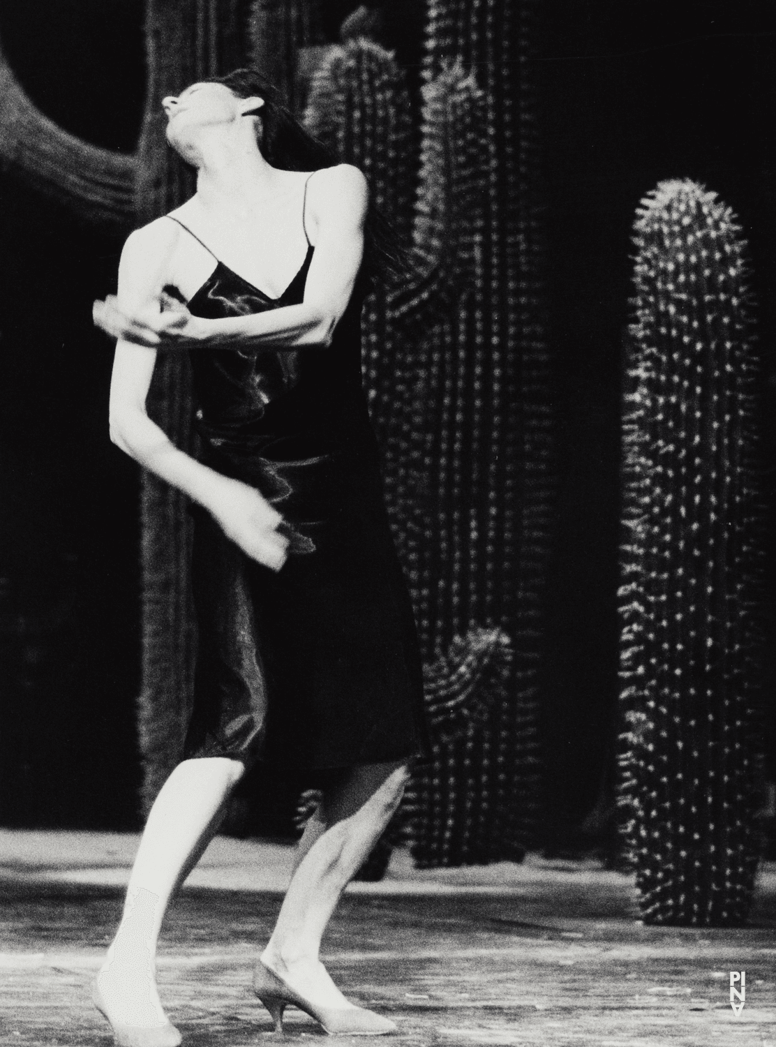 Héléna Pikon dans « Ahnen » de Pina Bausch