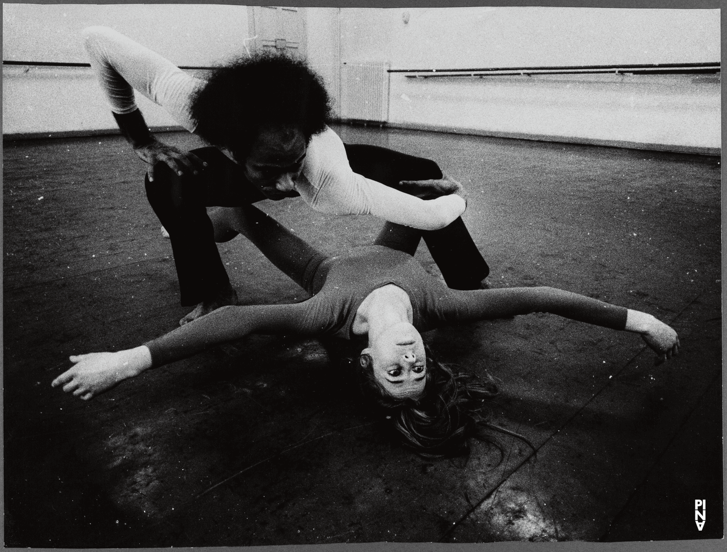 Carlos Orta and Tjitske Broersma in “Aktionen für Tänzer” by Pina Bausch