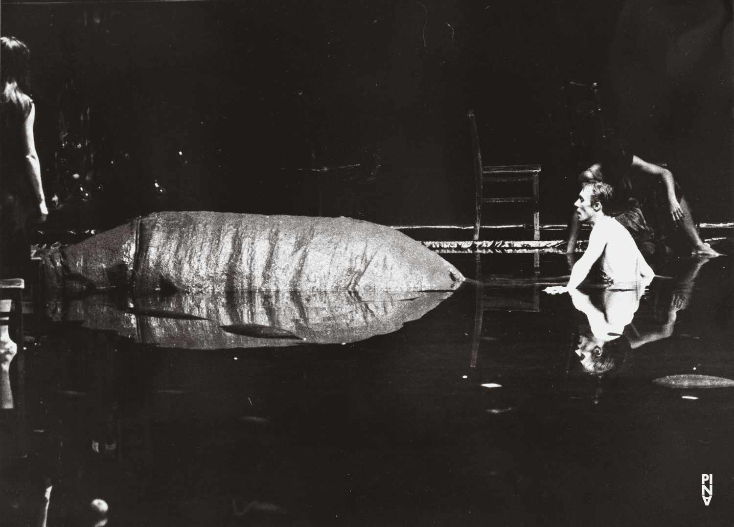 John Giffin dans « Arien » de Pina Bausch