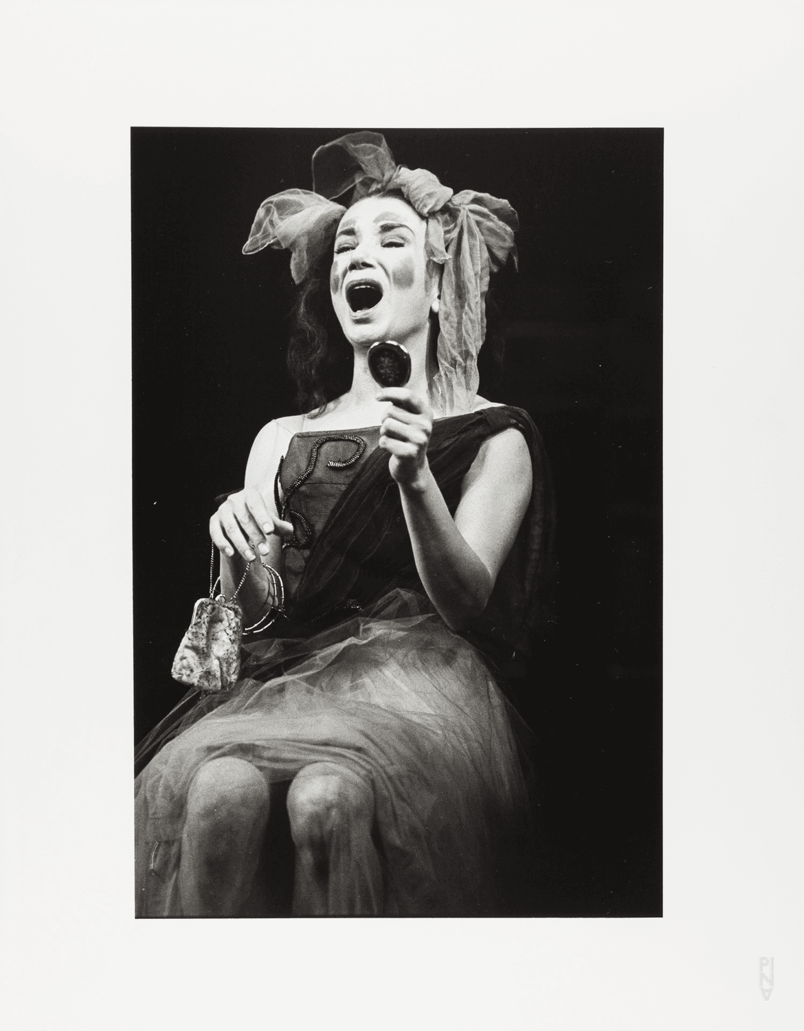 Monika Sagon in „Arien“ von Pina Bausch