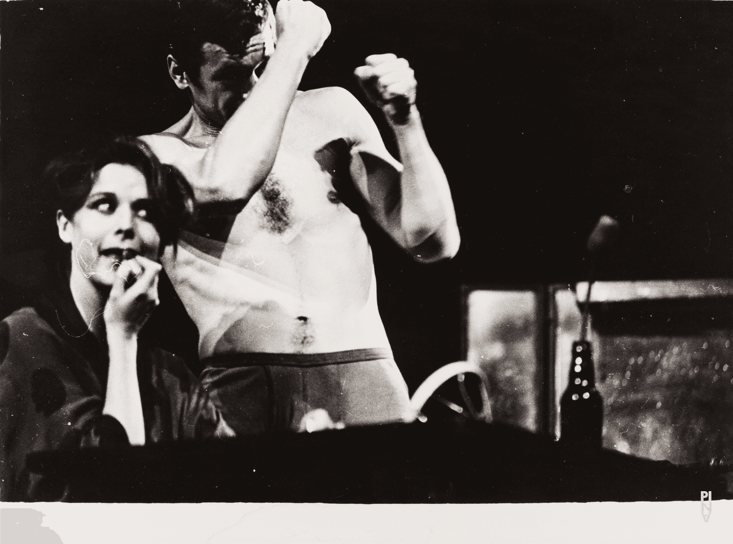 Josephine Ann Endicott et Jan Minařík dans « Arien » de Pina Bausch