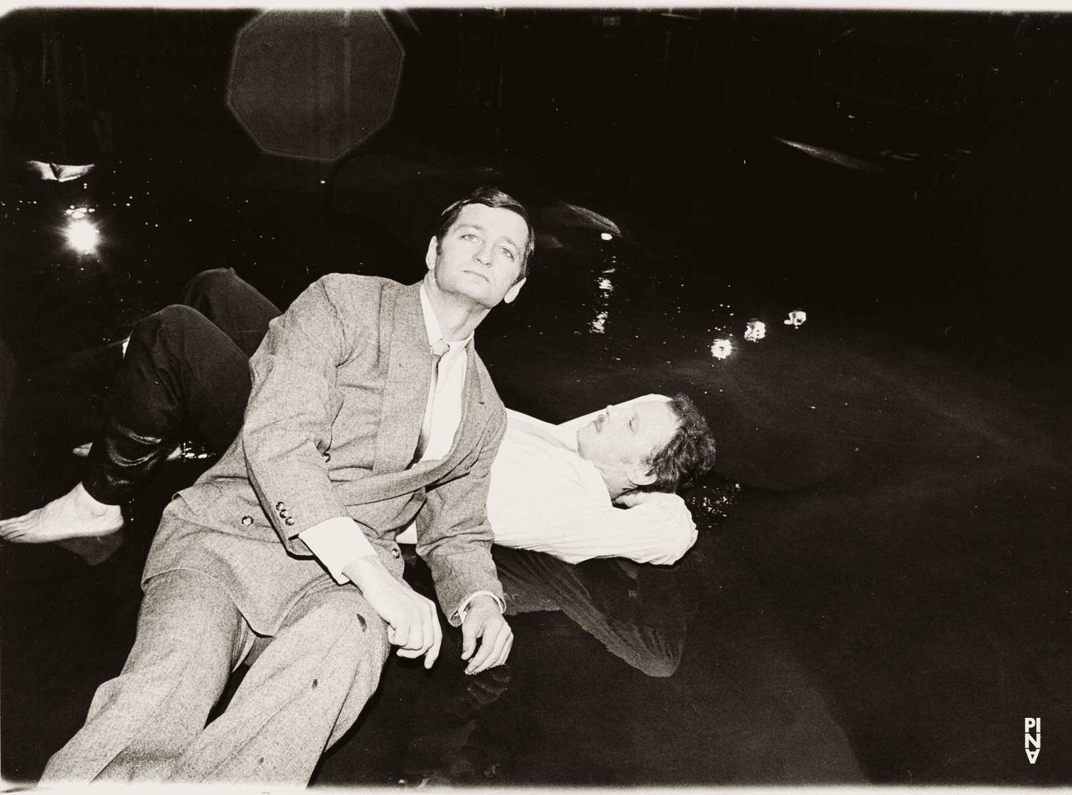 Jan Minařík und Heinz Samm in „Arien“ von Pina Bausch
