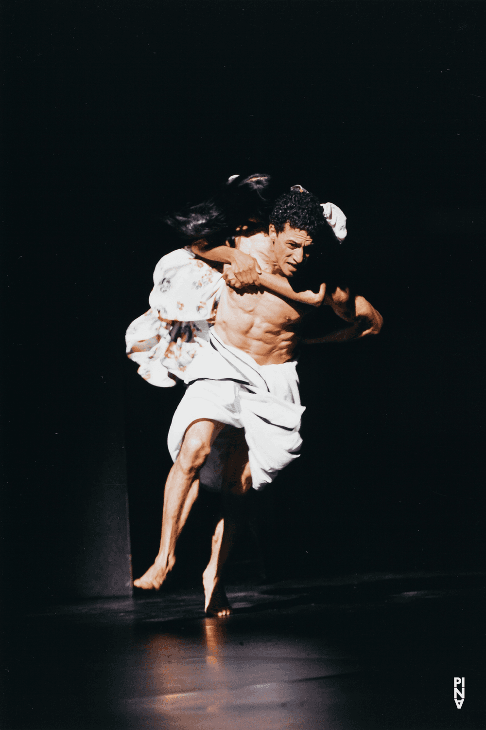 Shantala Shivalingappa und Fernando Suels Mendoza in „Bamboo Blues“ von Pina Bausch, Spielzeit 2006/07