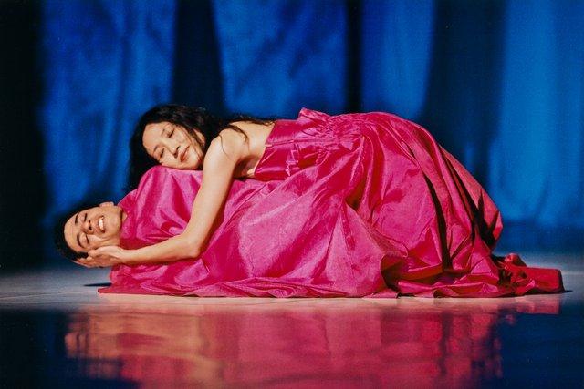 Nayoung Kim and Fernando Suels Mendoza in “Bamboo Blues” by Pina Bausch, season 2006/07