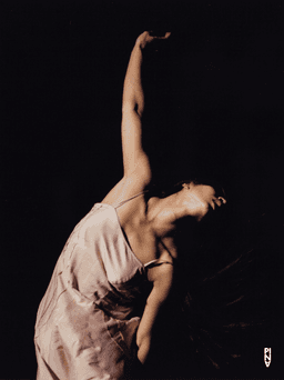 Silvia Farias Heredía in « Bamboo Blues » de Pina Bausch | Photo: Angelos Giotopoulos