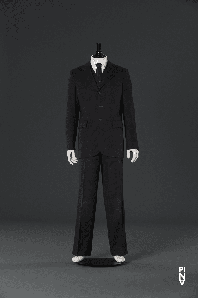 Anzug, getragen von Dominique Mercy in „Bandoneon“ von Pina Bausch