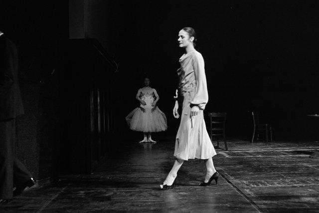 Malou Airaudo und Dominique Mercy in „Bandoneon“ von Pina Bausch im Opernhaus Wuppertal, Spielzeit 1980/81