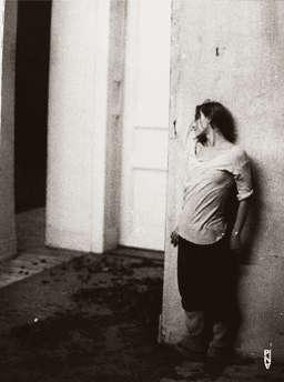 Marlis Alt in “Bluebeard. While Listening to a Tape Recording of Béla Bartók's Opera "Duke Bluebeard's Castle"” by Pina Bausch | Photo: Rolf Borzik © Pina Bausch Foundation