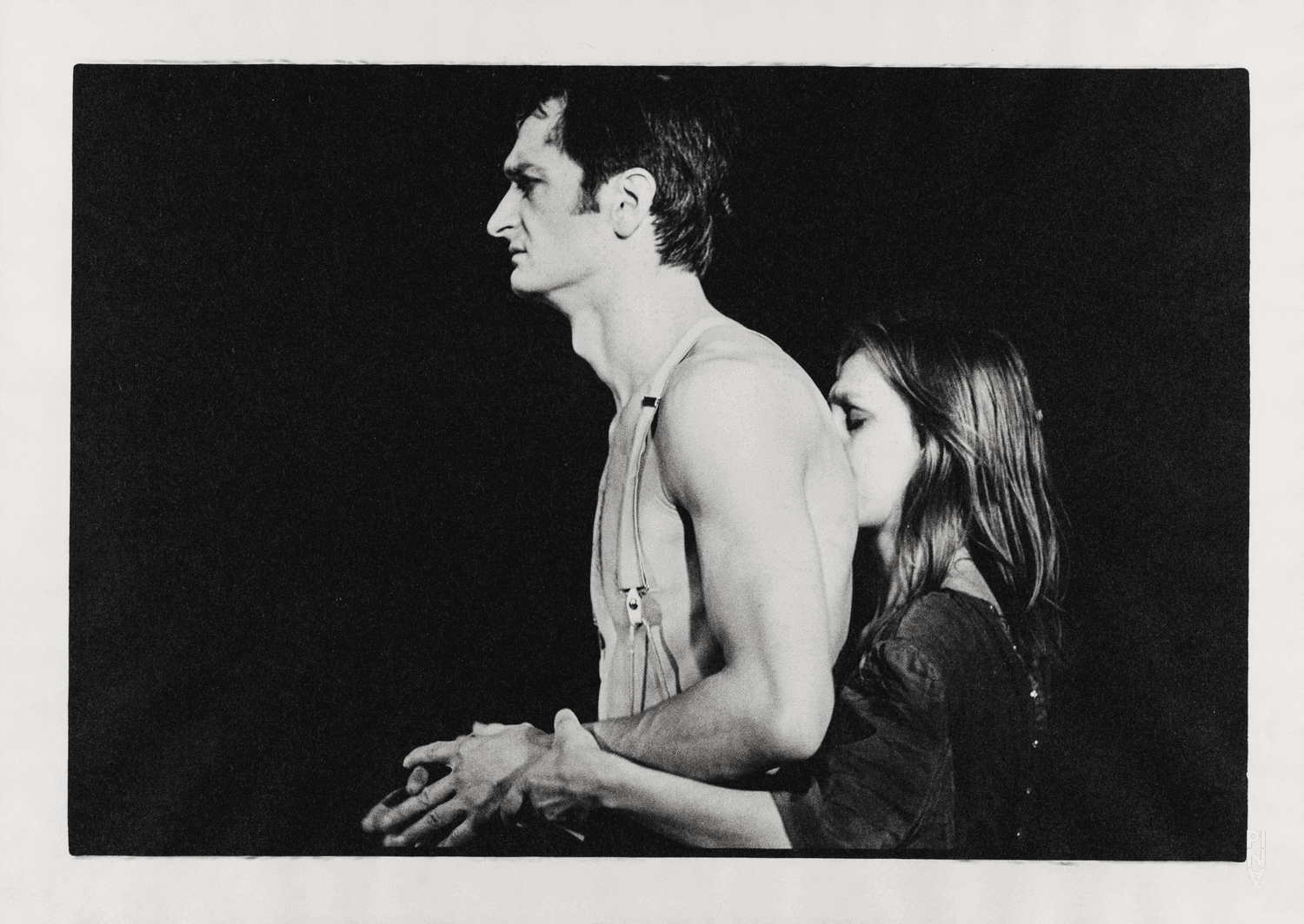 Marlis Alt et Jan Minařík dans « Barbe-Bleue. En écoutant un enregistrement sur bande magnétique de l’opéra de Béla Bartók « Le Château de Barbe-Bleue » » de Pina Bausch