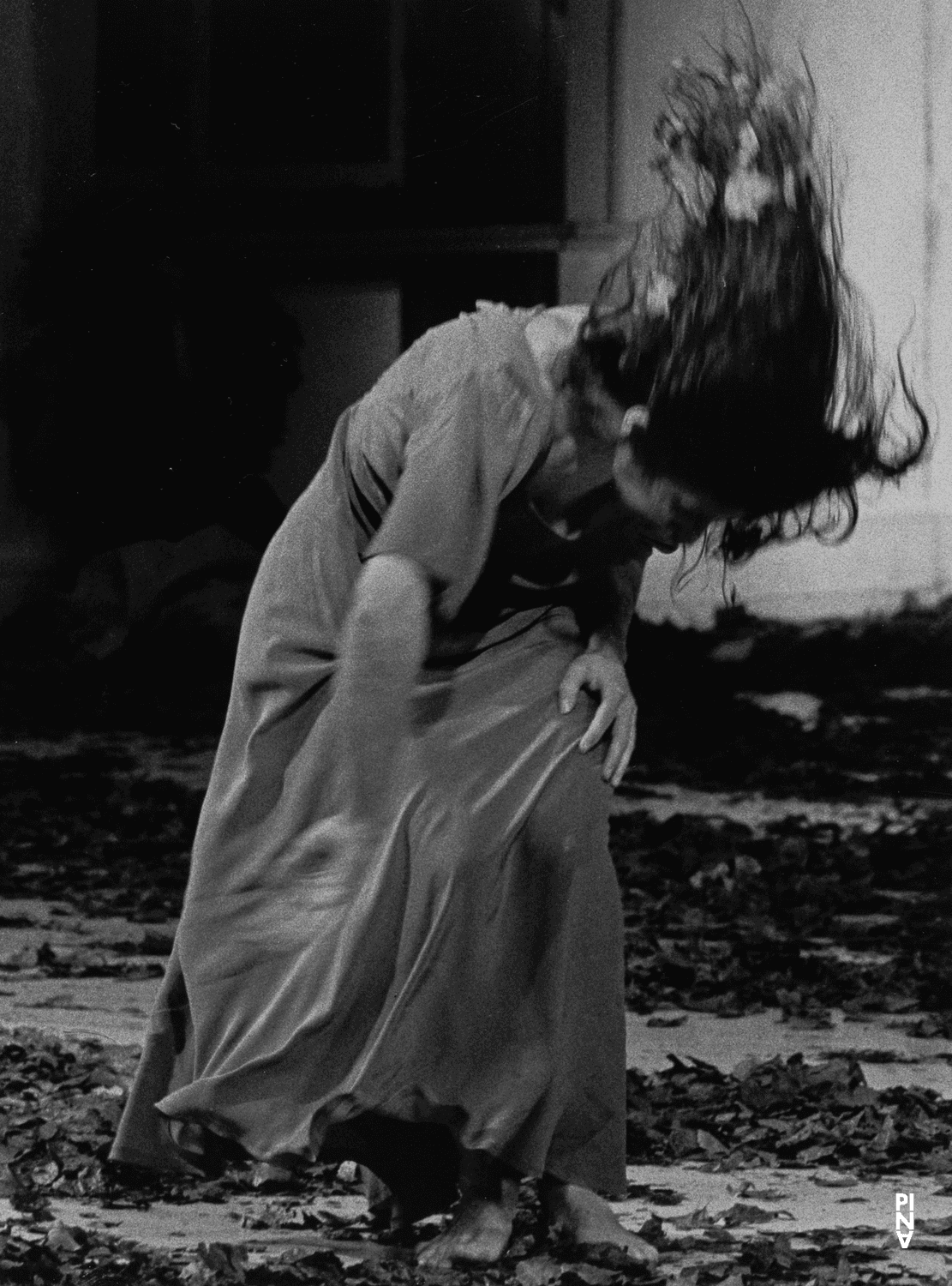 Beatrice Libonati dans « Barbe-Bleue. En écoutant un enregistrement sur bande magnétique de l’opéra de Béla Bartók « Le Château de Barbe-Bleue » » de Pina Bausch