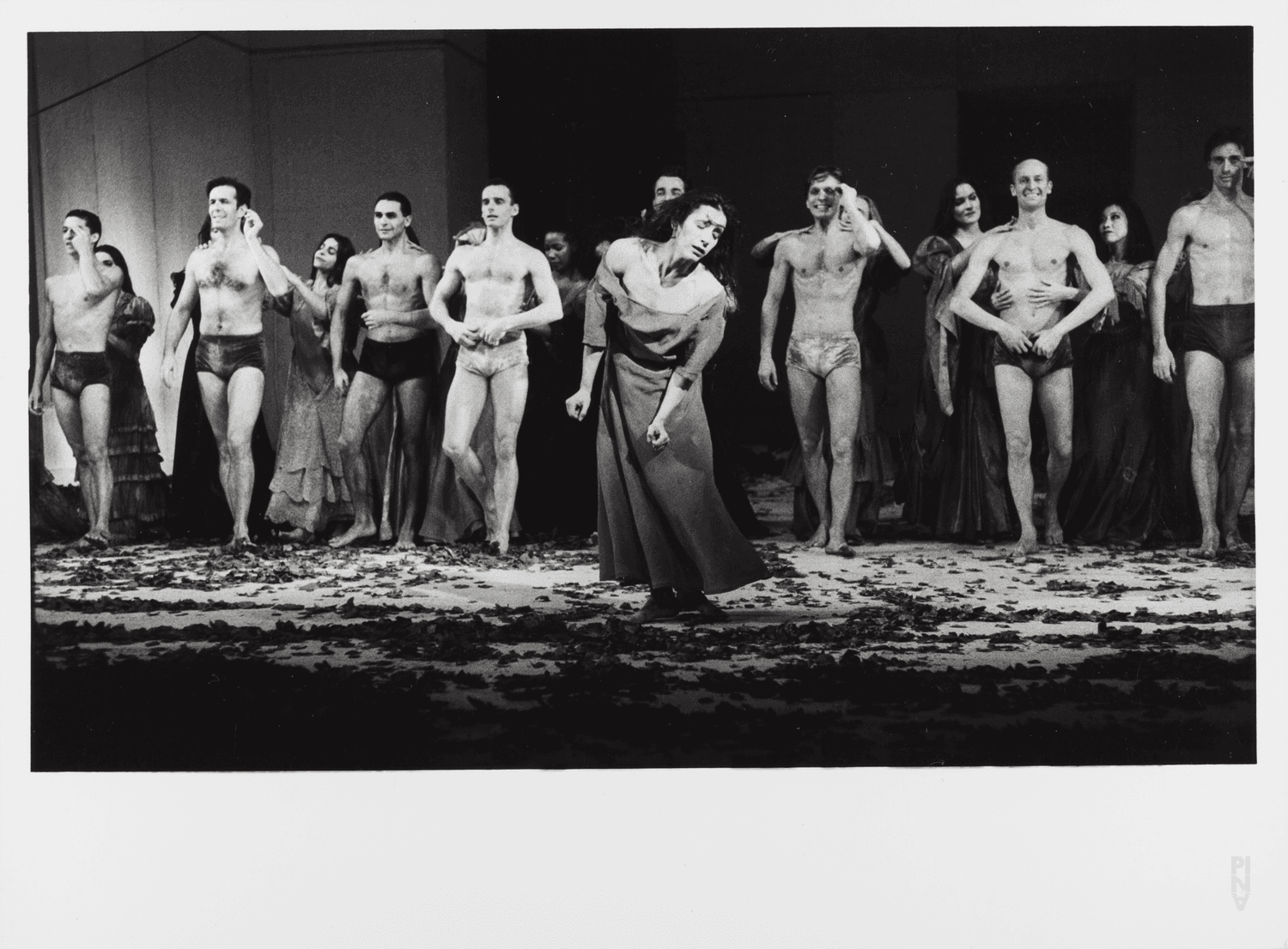 „Blaubart.  Beim Anhören einer Tonbandaufnahme von Béla Bartóks Oper »Herzog Blaubarts Burg«“ von Pina Bausch