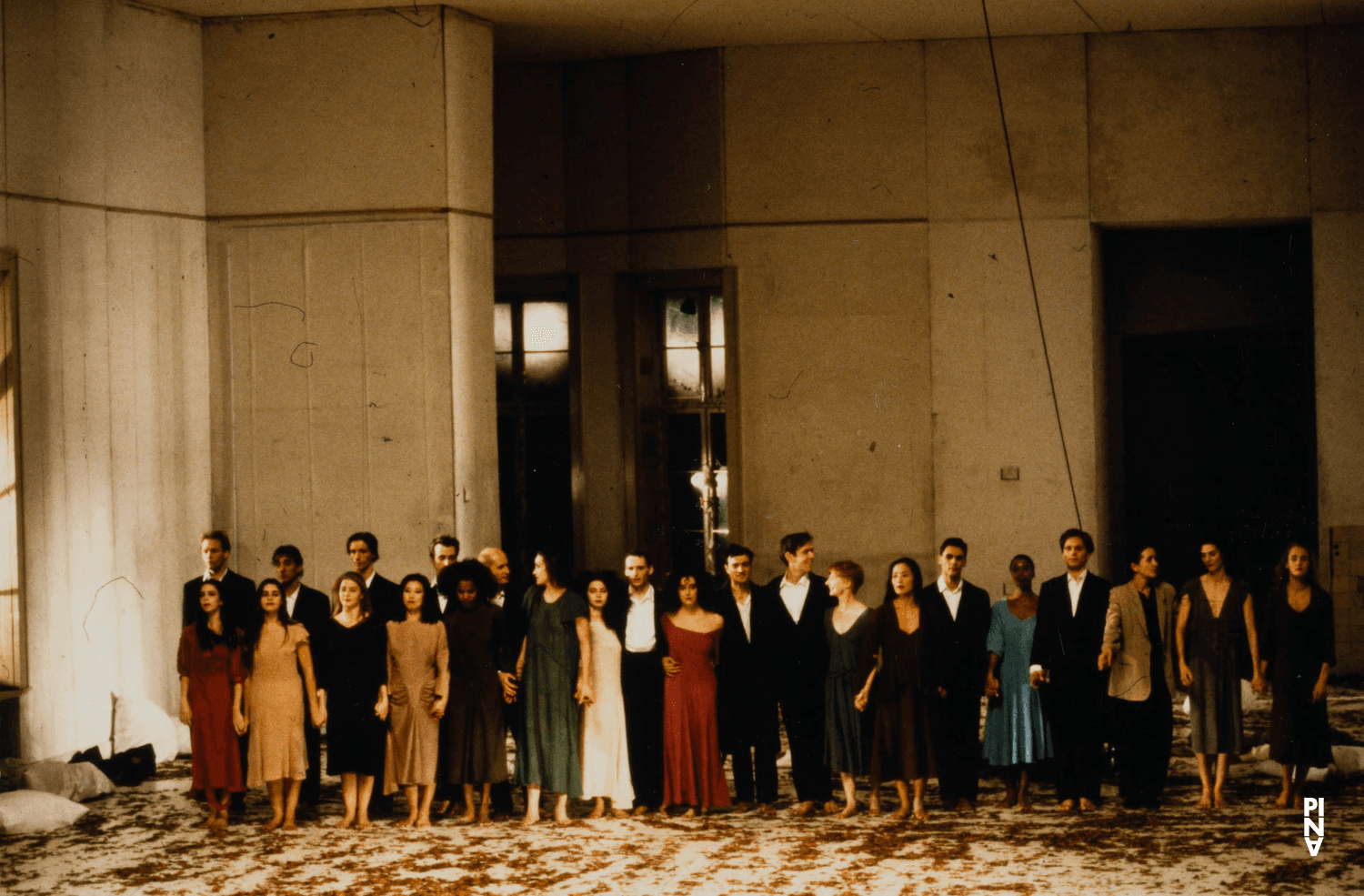 „Blaubart.  Beim Anhören einer Tonbandaufnahme von Béla Bartóks Oper »Herzog Blaubarts Burg«“ von Pina Bausch