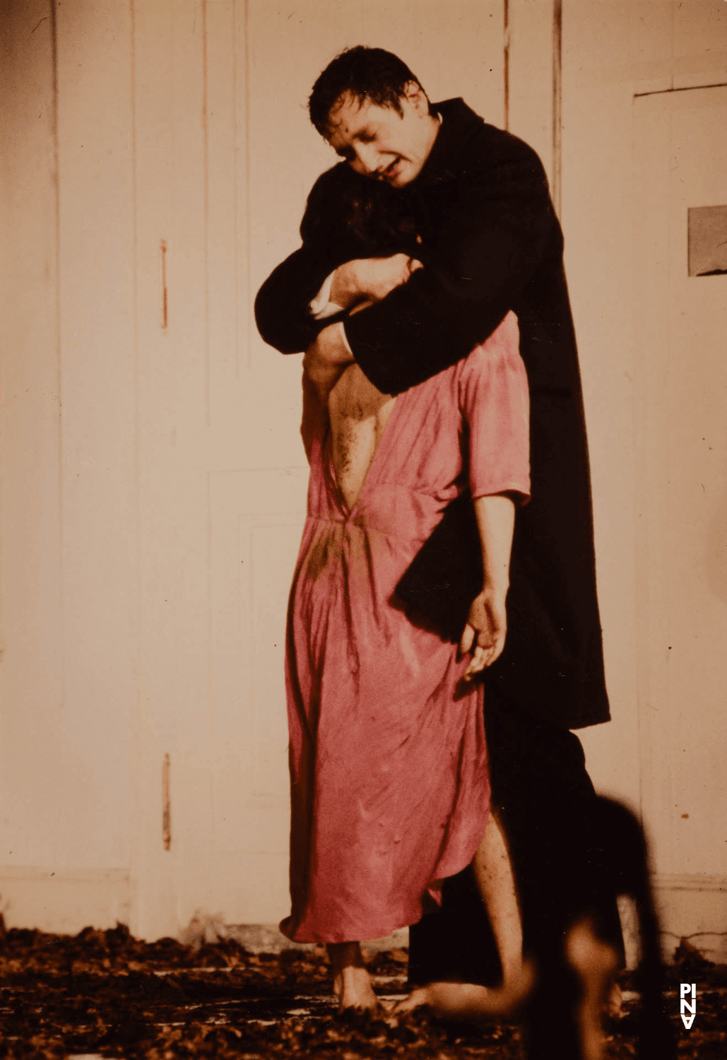 Jan Minařík in „Blaubart.  Beim Anhören einer Tonbandaufnahme von Béla Bartóks Oper »Herzog Blaubarts Burg«“ von Pina Bausch