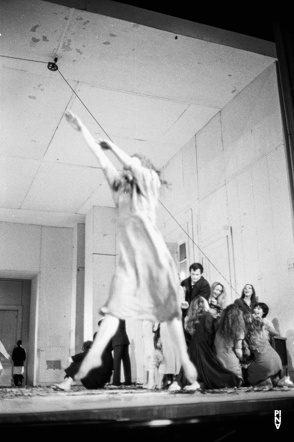 „Blaubart.  Beim Anhören einer Tonbandaufnahme von Béla Bartóks Oper »Herzog Blaubarts Burg«“ von Pina Bausch