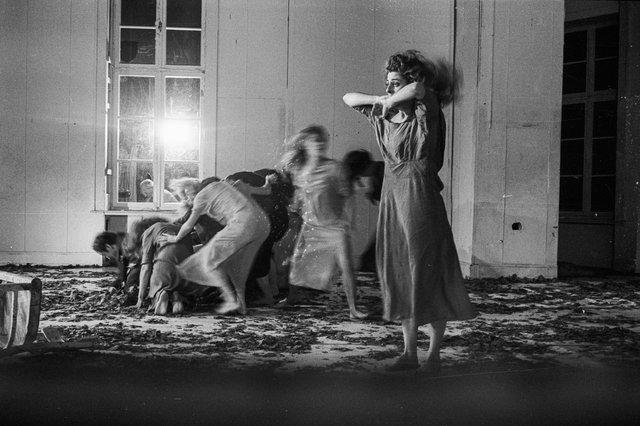 Colleen Finneran-Meessmann in “Bluebeard. While Listening to a Tape Recording of Béla Bartók's Opera "Duke Bluebeard's Castle"” by Pina Bausch at Atelje 212, season 1977/78