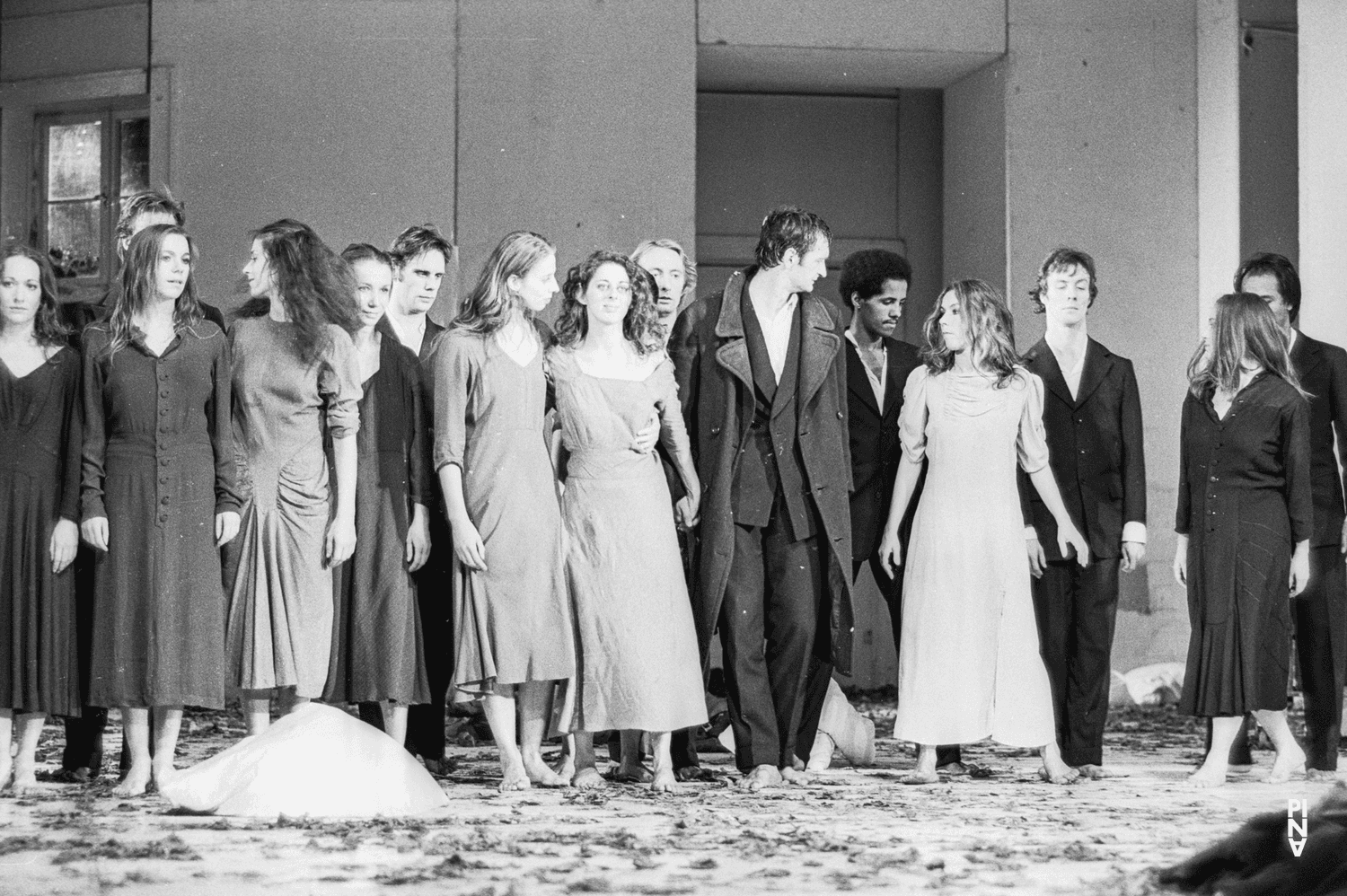 Photo de « Barbe-Bleue. En écoutant un enregistrement sur bande magnétique de l’opéra de Béla Bartók « Le Château de Barbe-Bleue » » de Pina Bausch