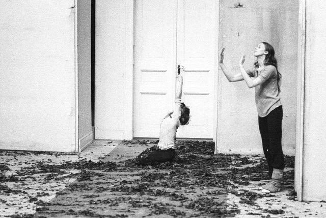 Marlis Alt and Tjitske Broersma in “Bluebeard. While Listening to a Tape Recording of Béla Bartók's Opera "Duke Bluebeard's Castle"” by Pina Bausch, season 1976/77