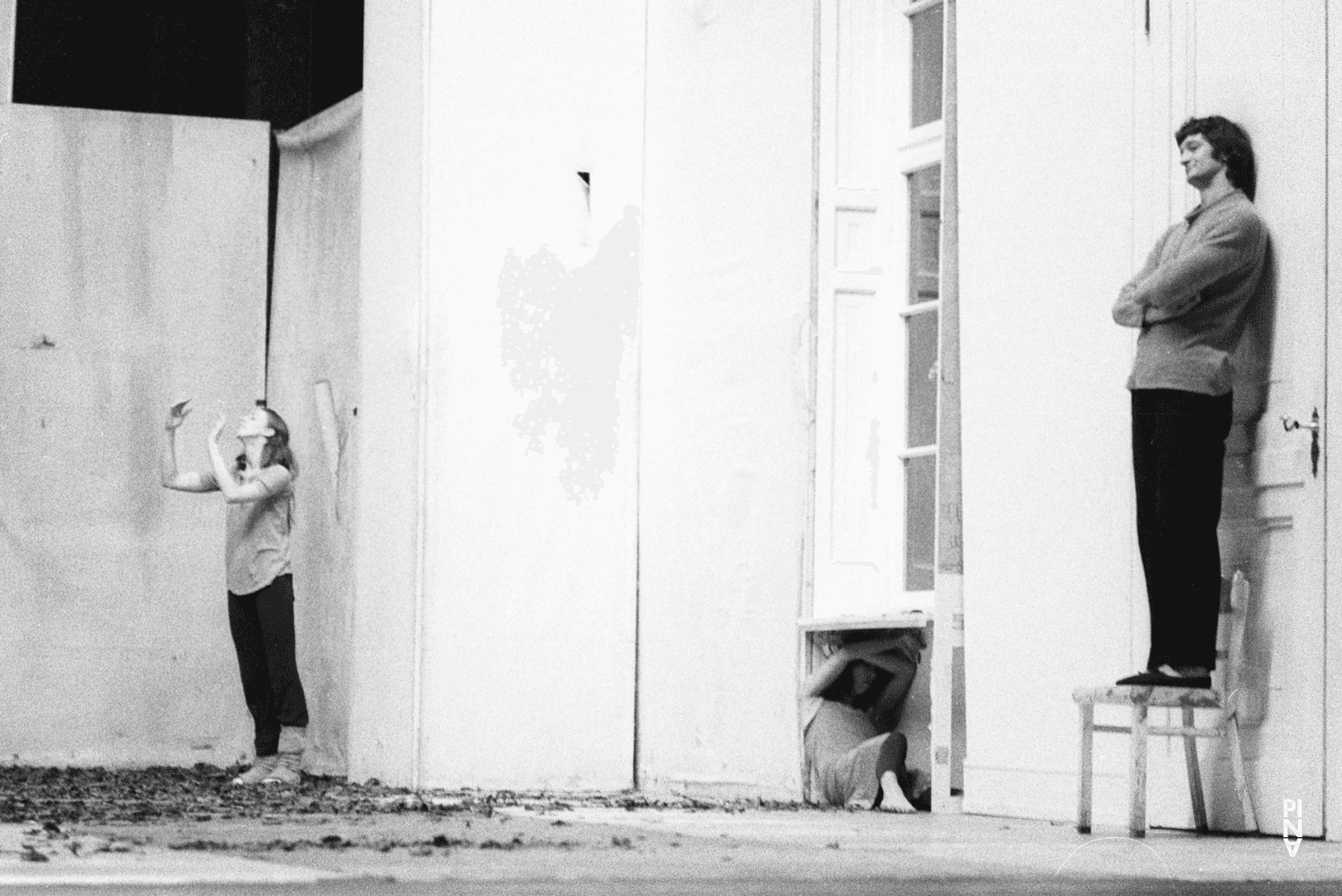 Jan Minařík et Tjitske Broersma dans « Barbe-Bleue. En écoutant un enregistrement sur bande magnétique de l’opéra de Béla Bartók « Le Château de Barbe-Bleue » » de Pina Bausch, saison 1976/77