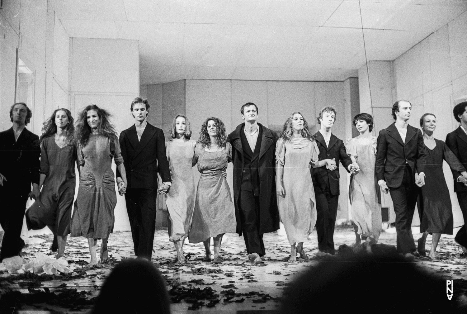 Photo de « Barbe-Bleue. En écoutant un enregistrement sur bande magnétique de l’opéra de Béla Bartók « Le Château de Barbe-Bleue » » de Pina Bausch