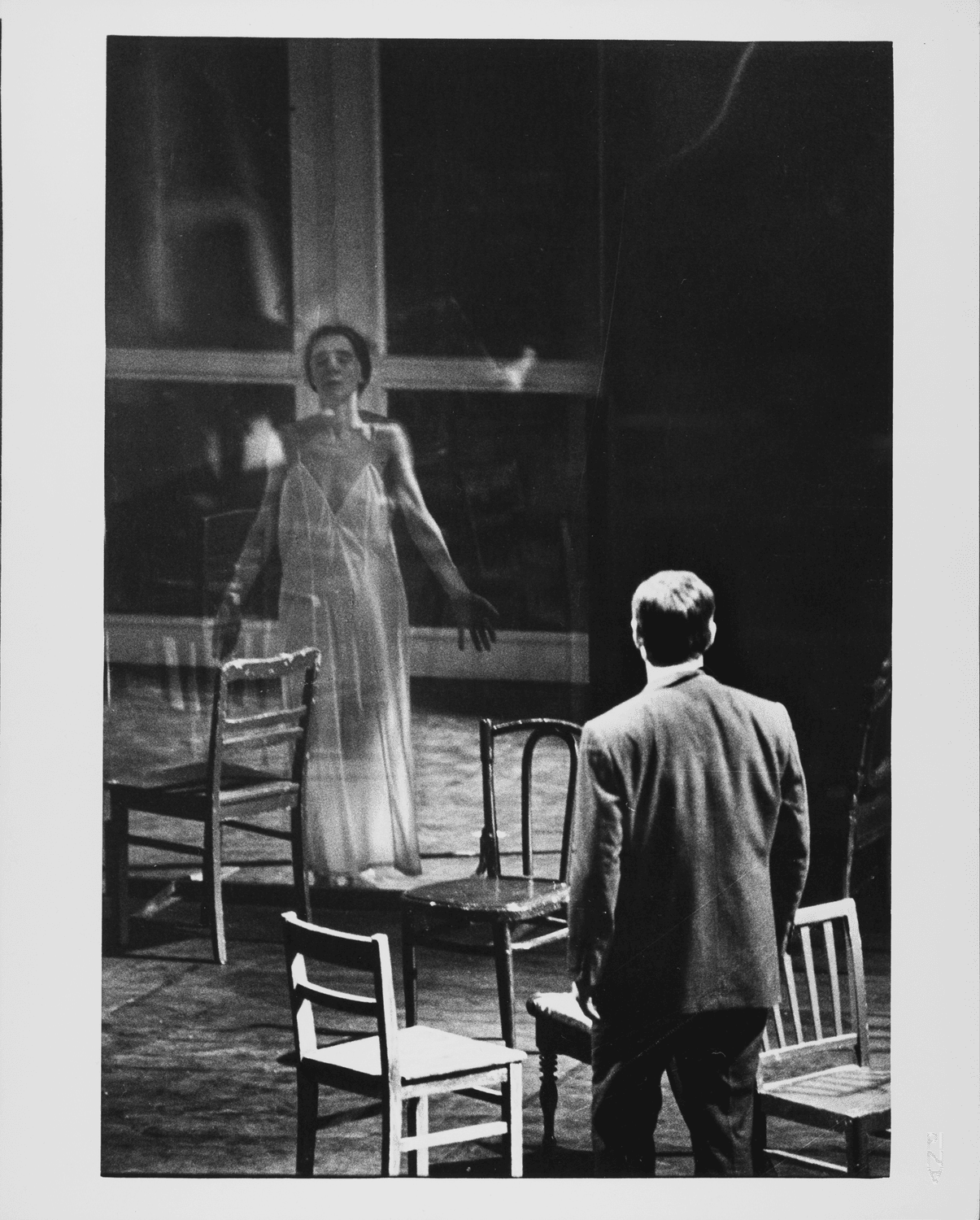 Jan Minařík und Pina Bausch in „Café Müller“ von Pina Bausch