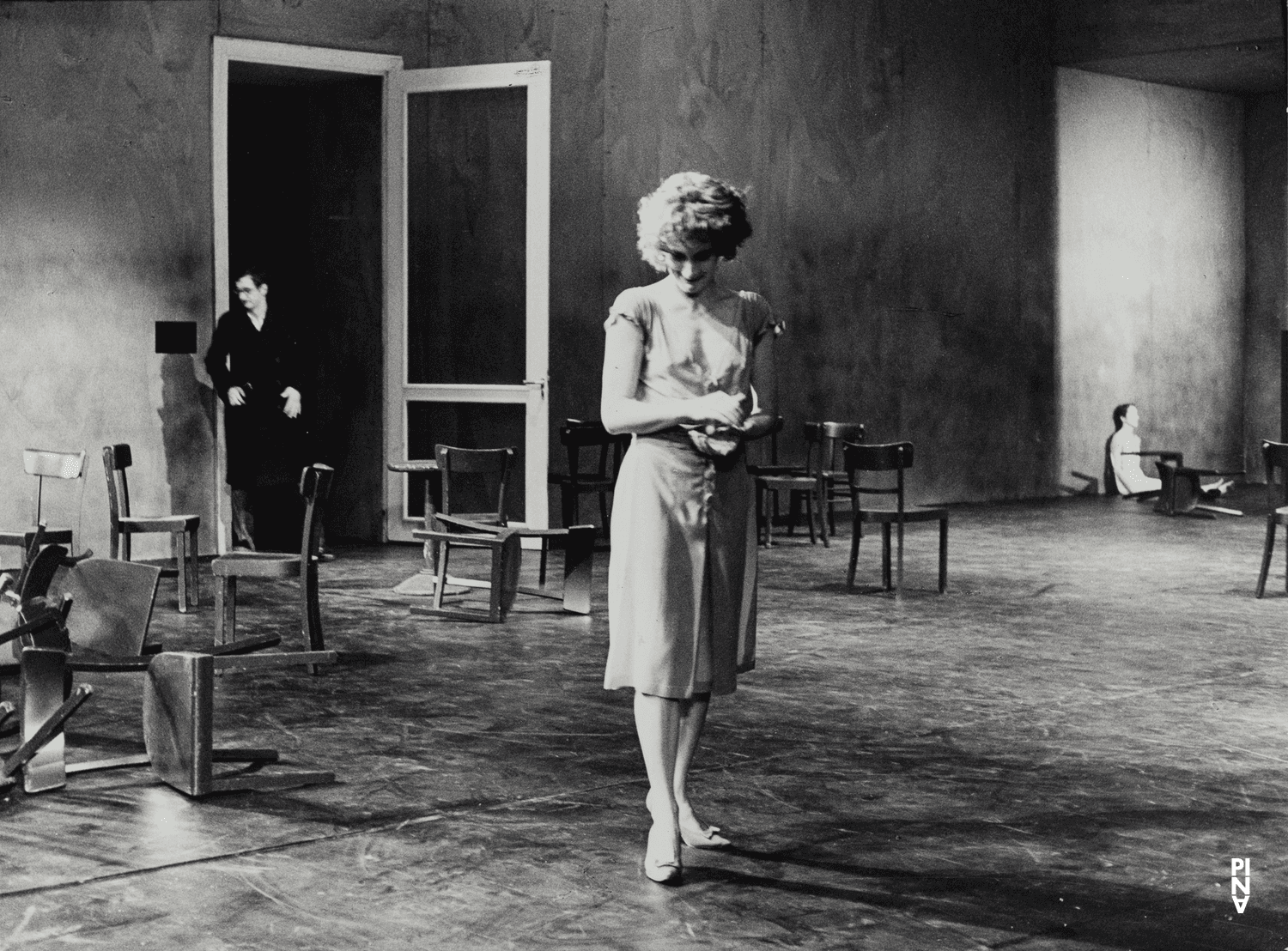 Meryl Tankard, Jan Minařík und Pina Bausch in „Café Müller“ von Pina Bausch