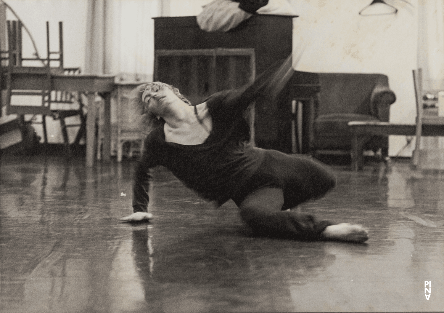 Dominique Mercy in „Café Müller“ von Pina Bausch