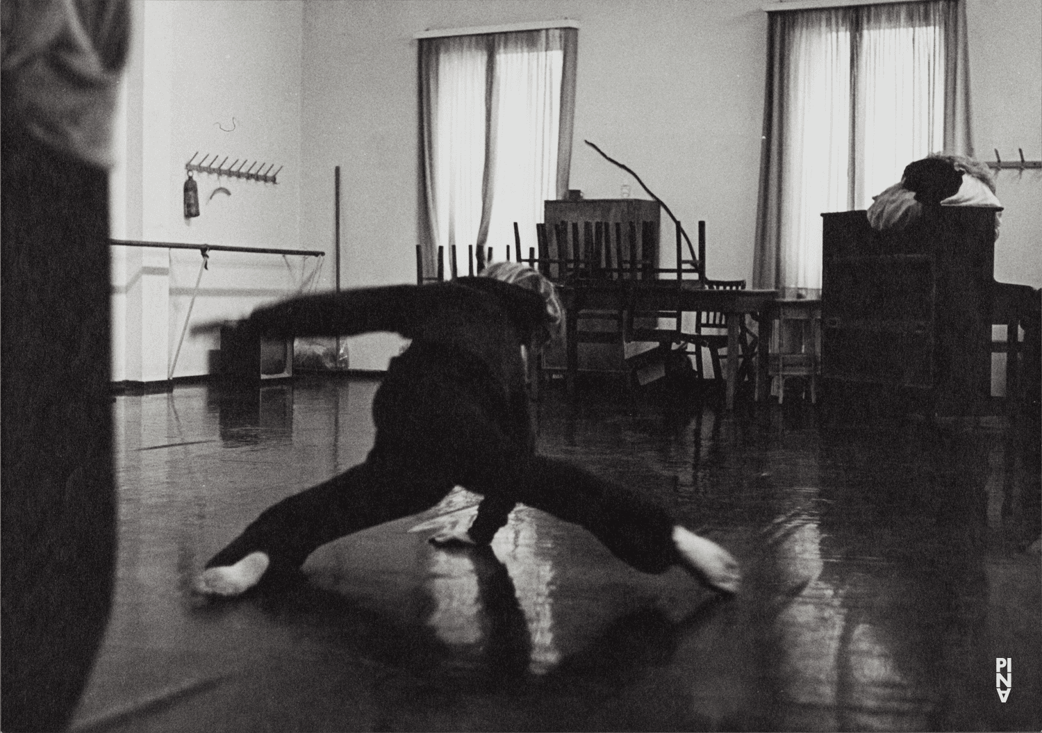 Dominique Mercy in „Café Müller“ von Pina Bausch