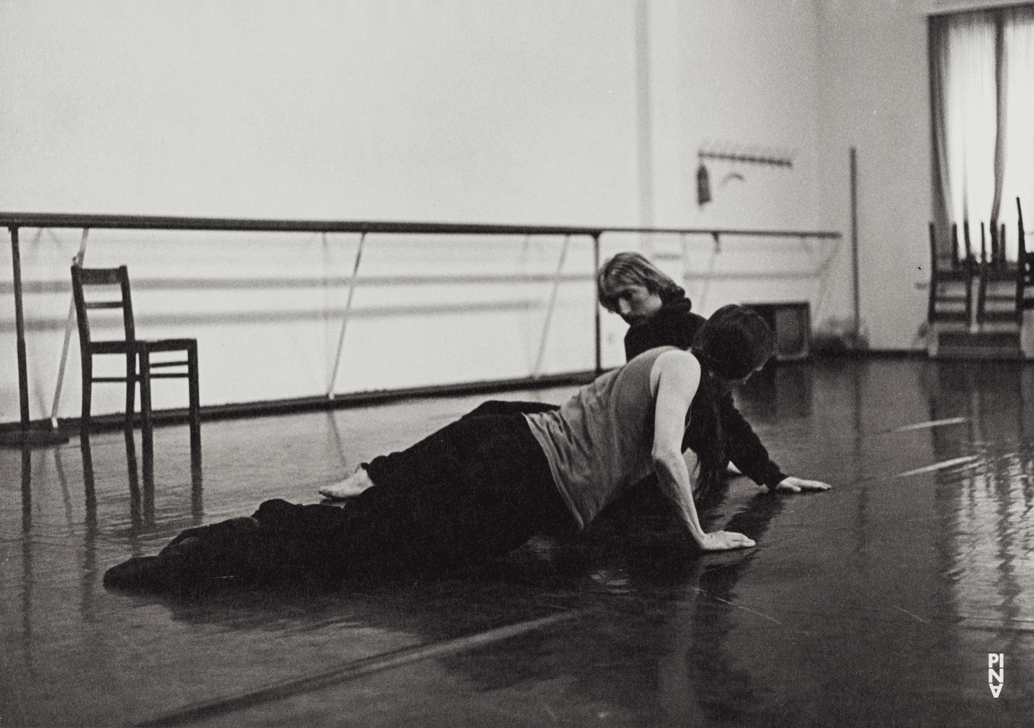 Dominique Mercy et Pina Bausch dans « Café Müller » de Pina Bausch