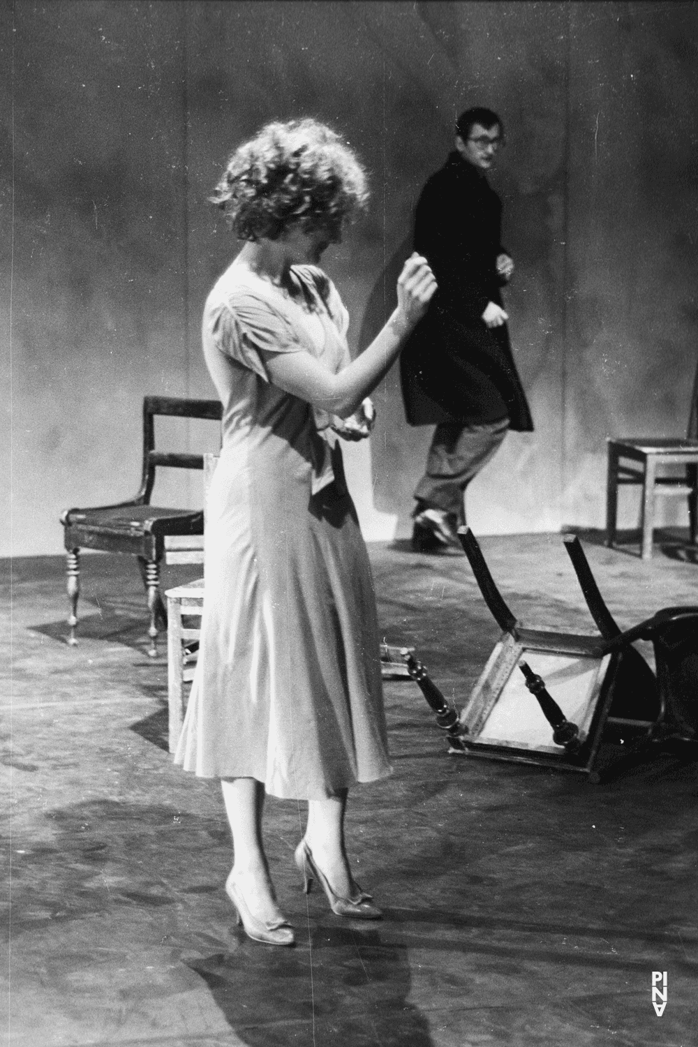 Meryl Tankard und Jan Minařík in „Café Müller“ von Pina Bausch