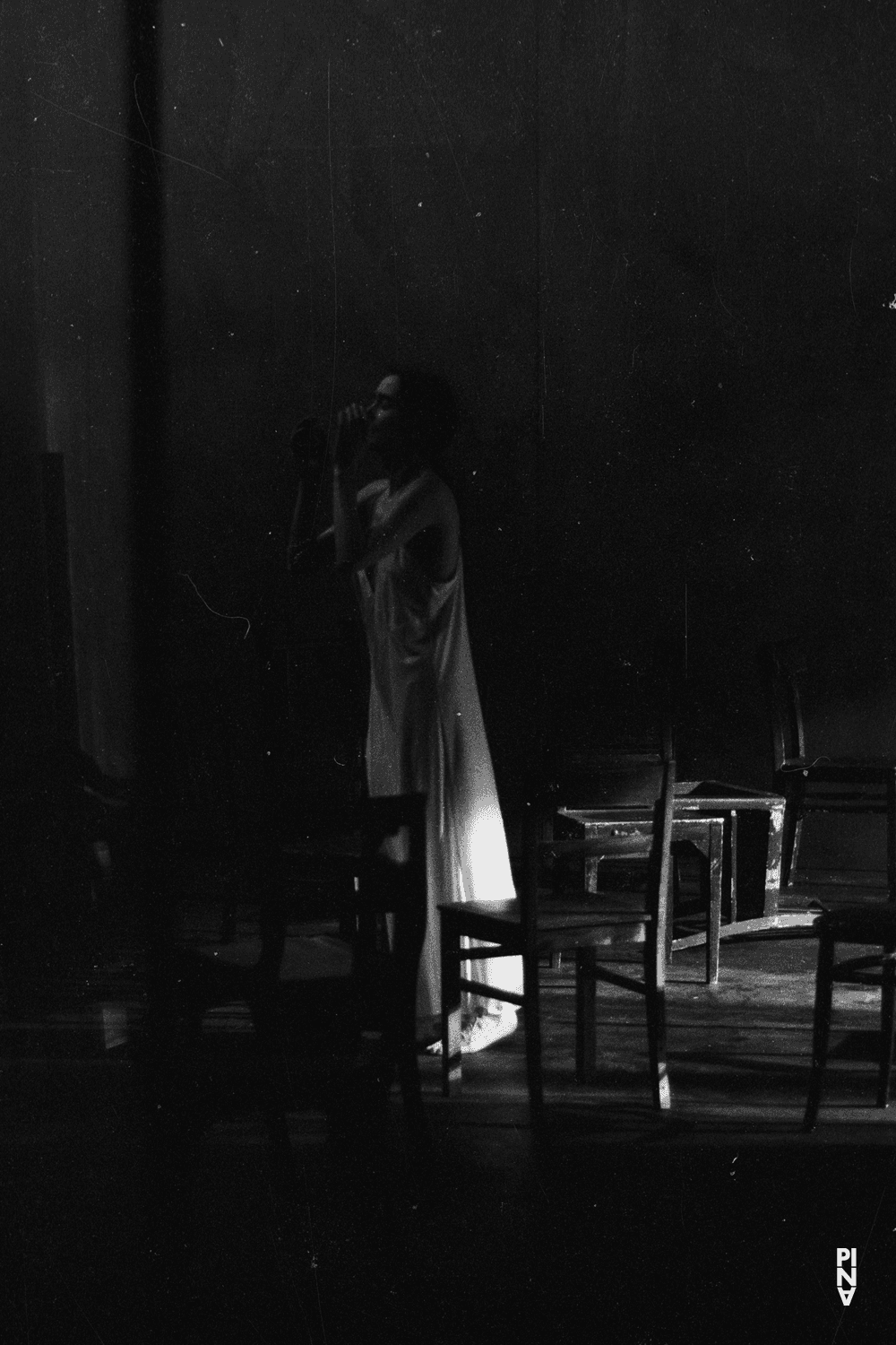 Pina Bausch dans « Café Müller » de Pina Bausch