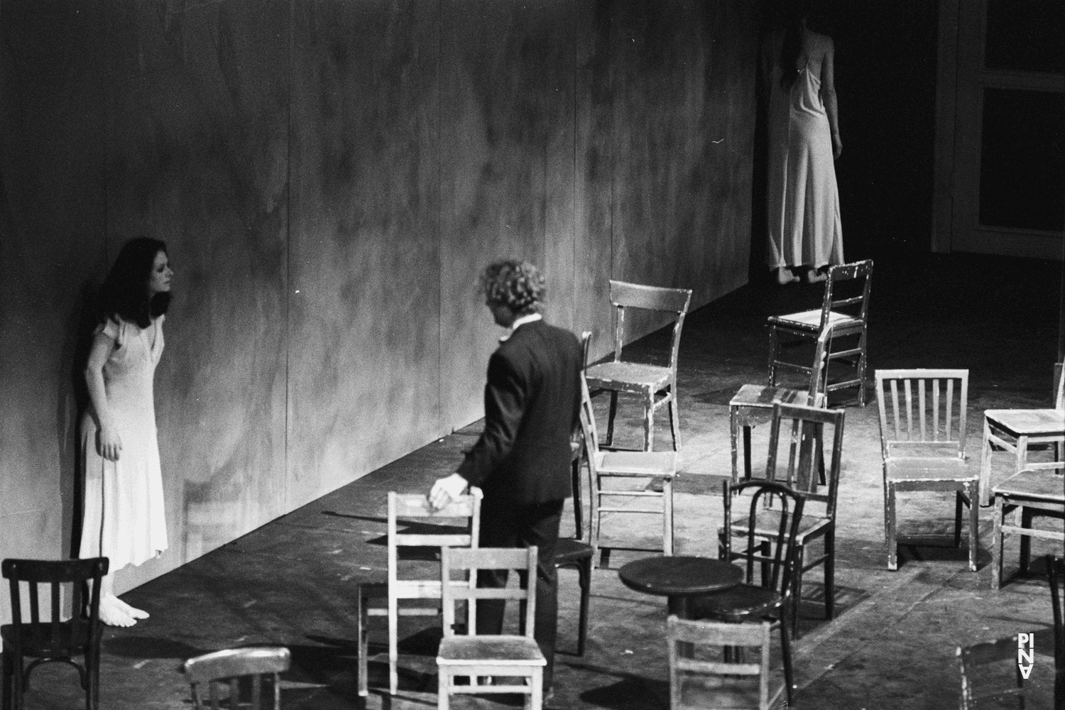 Malou Airaudo, Rolf Borzik und Pina Bausch in „Café Müller“ von Pina Bausch