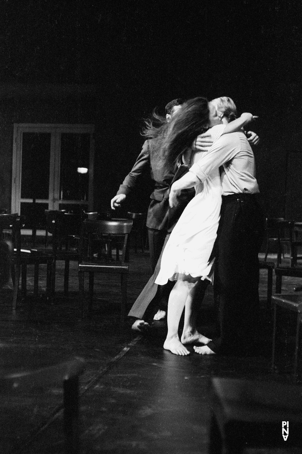 Malou Airaudo, Dominique Mercy und Jan Minařík in „Café Müller“ von Pina Bausch