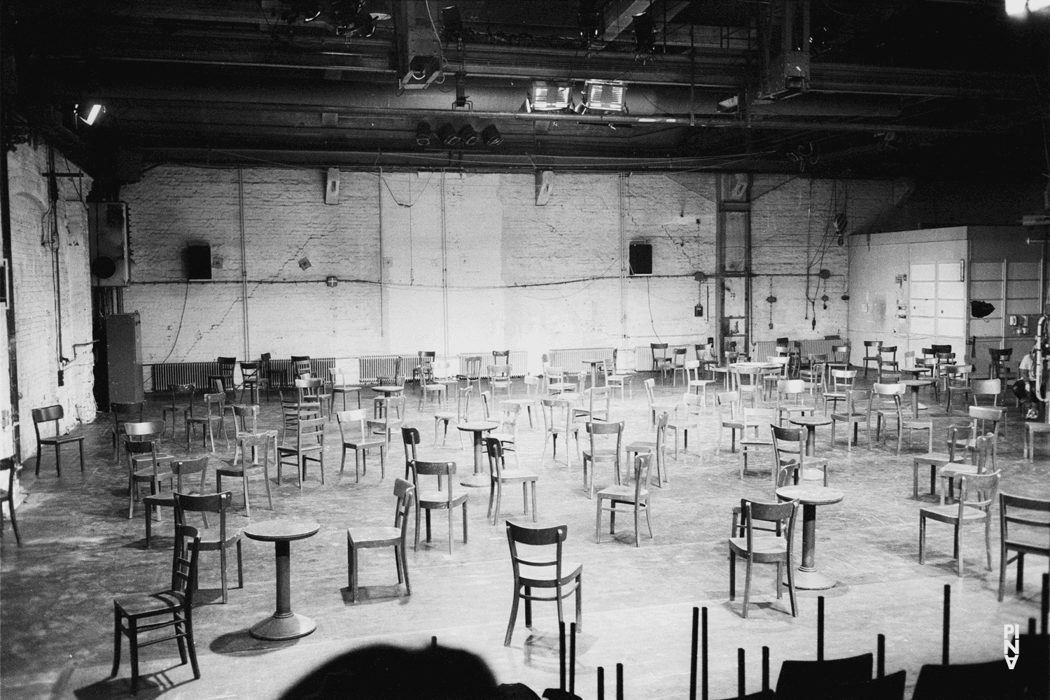 « Café Müller » de Pina Bausch à Kampnagelfabrik Hamburg, saison 1984/85