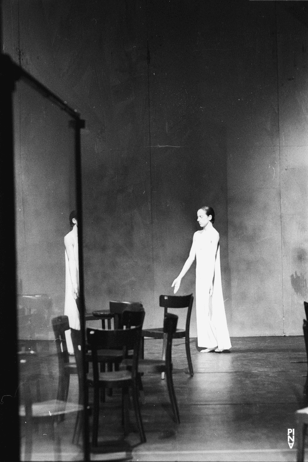 Anne Martin in „Café Müller“ von Pina Bausch