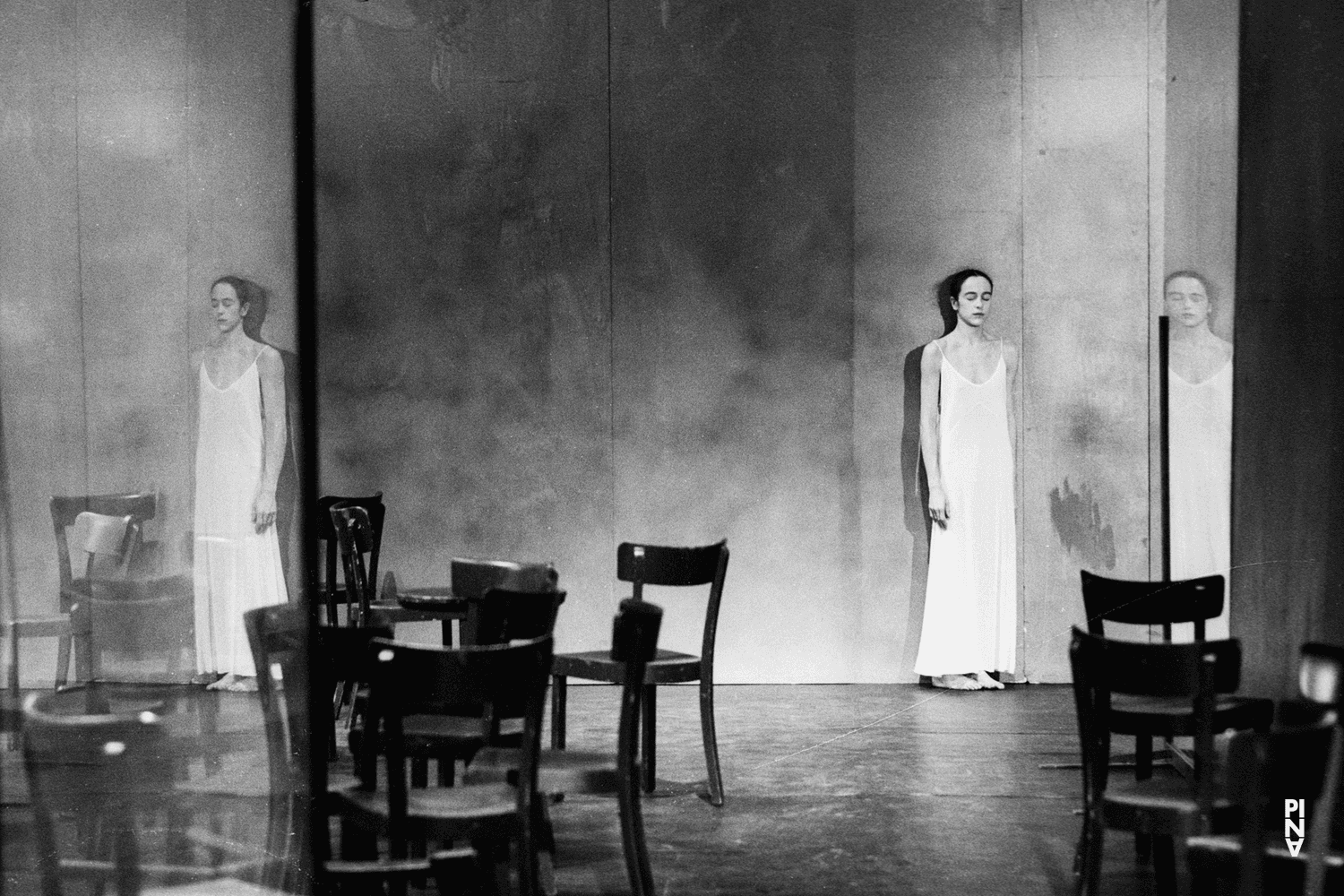 Anne Martin in „Café Müller“ von Pina Bausch