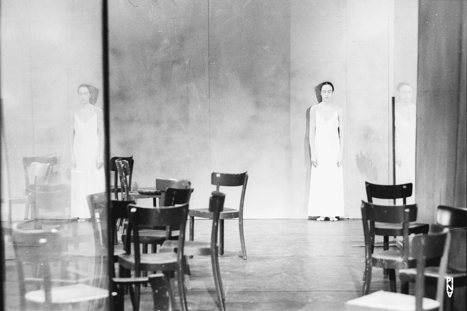 Anne Martin in „Café Müller“ von Pina Bausch