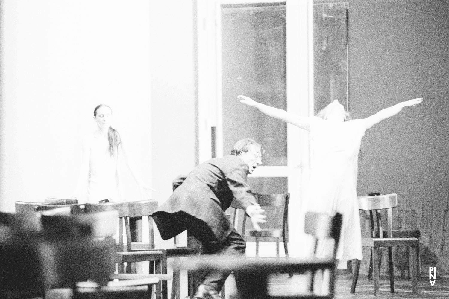 Jean Laurent Sasportes, Malou Airaudo und Pina Bausch in „Café Müller“ von Pina Bausch