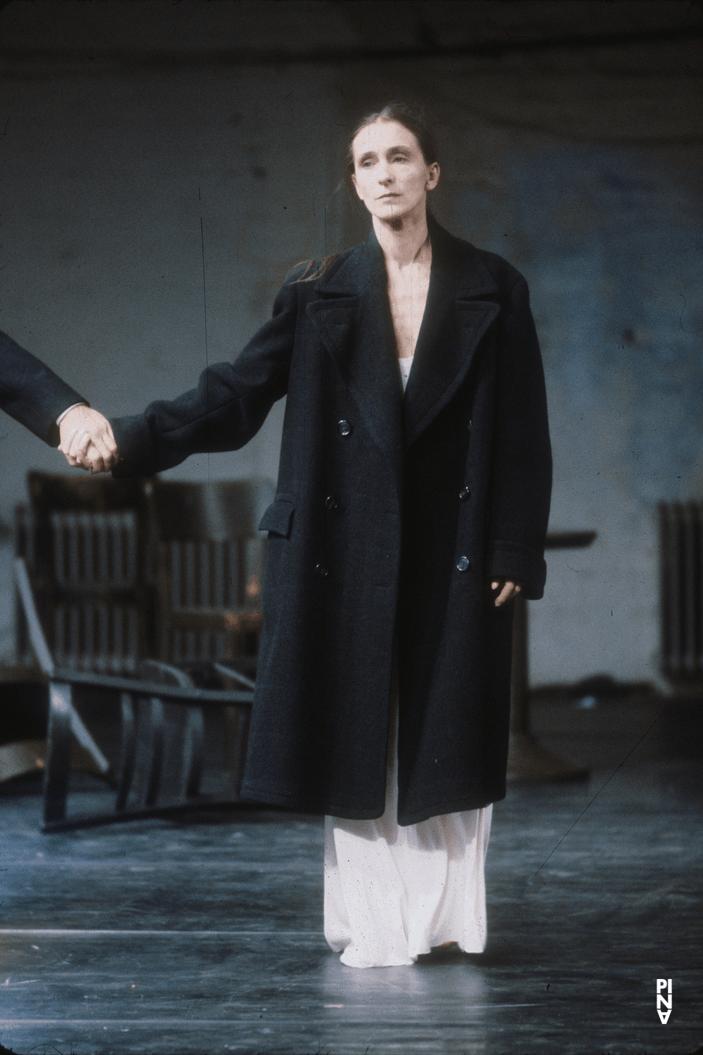 Pina Bausch dans « Café Müller » de Pina Bausch à Kampnagelfabrik Hamburg, saison 1984/85