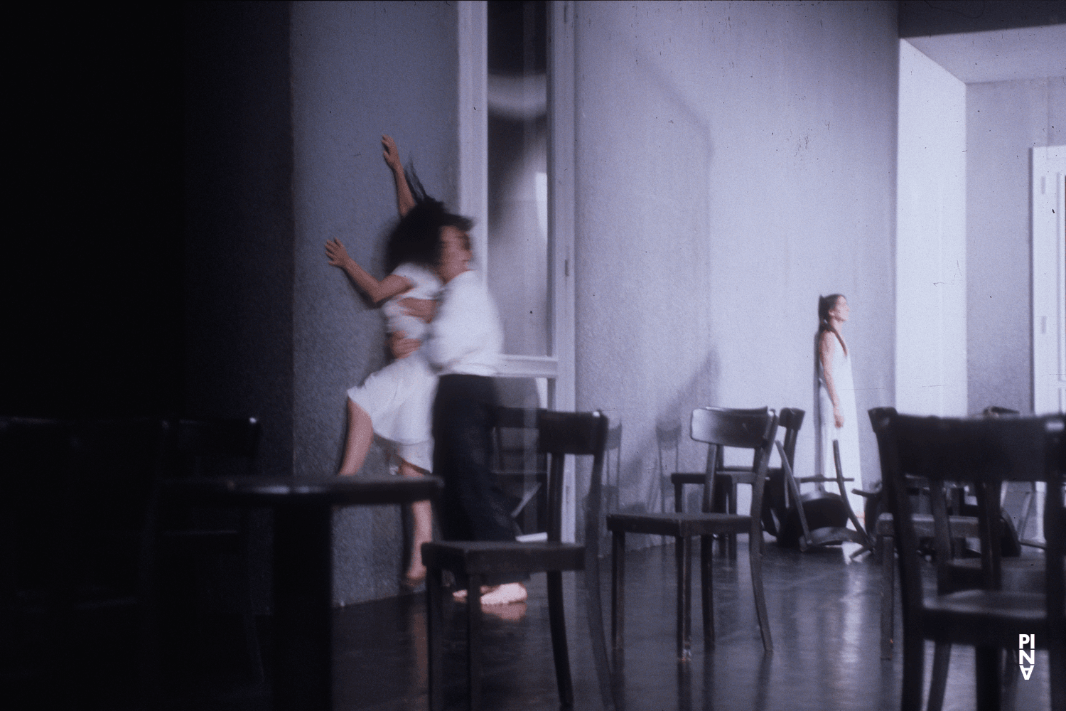 Dominique Mercy, Aida Vainieri und Pina Bausch in „Café Müller“ von Pina Bausch