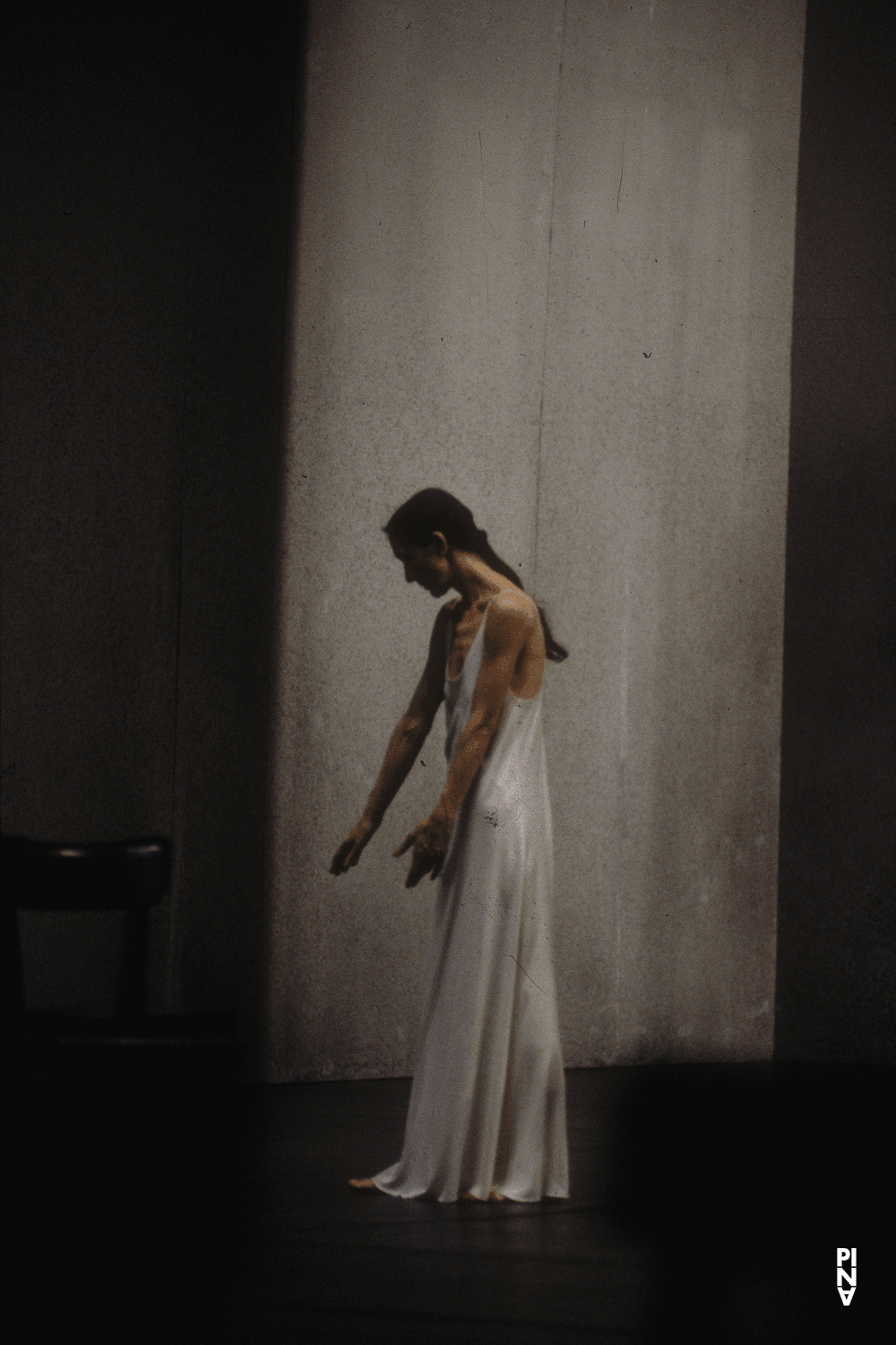Pina Bausch in „Café Müller“ von Pina Bausch