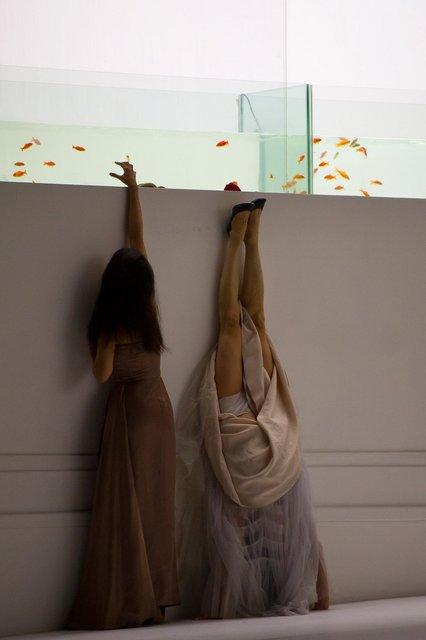 « Two Cigarettes in the Dark » de Pina Bausch avec Tanztheater Wuppertal à l'Opéra de Paris Garnier (France), 5 septembre 2014