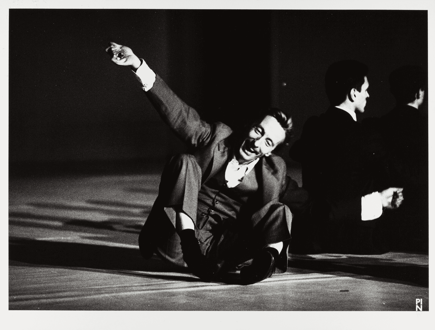 Dominique Mercy et Francis Viet dans « Two Cigarettes in the Dark » de Pina Bausch